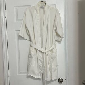 Elegant Off White Women's Robe with pockets